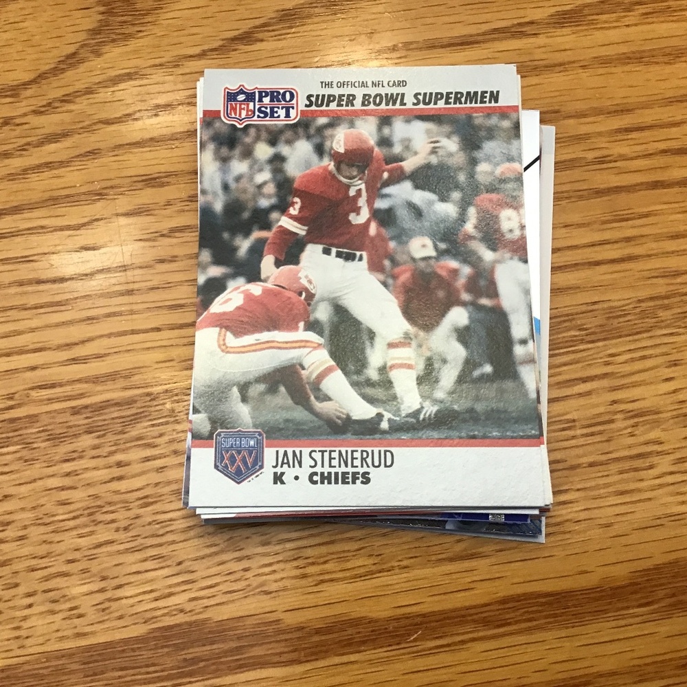 Lot 22 nfl football cards